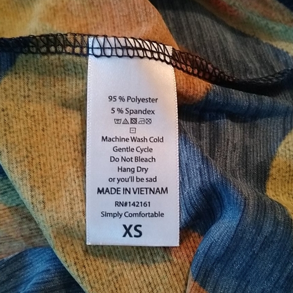 🆕🌻 LulaRoe Irma Top - Picture 3 of 3